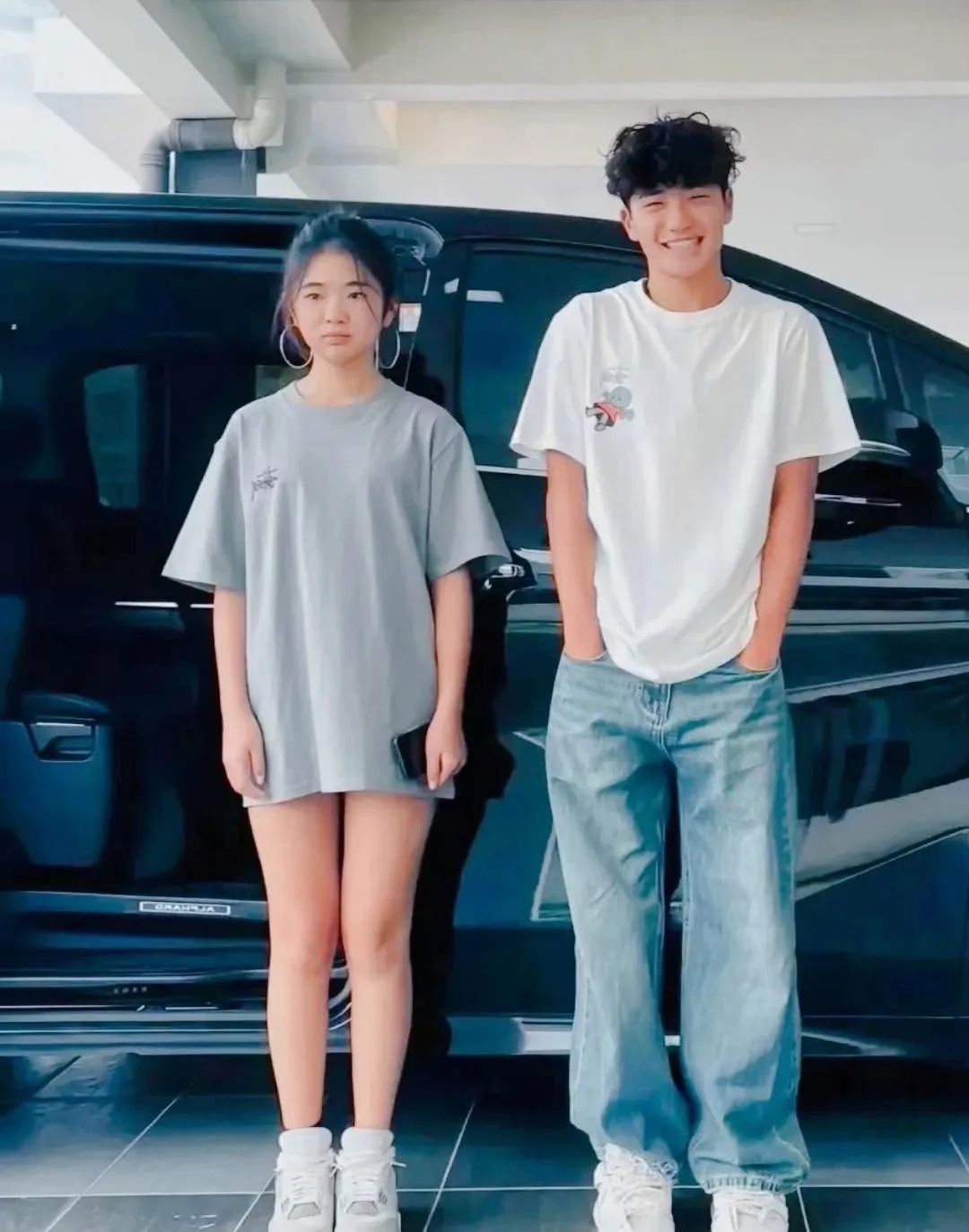 曹格女儿颜值进化史:从“包子脸”到“高级脸