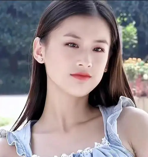 黄圣依早期照片亮相,仙气十足与刘亦菲媲美